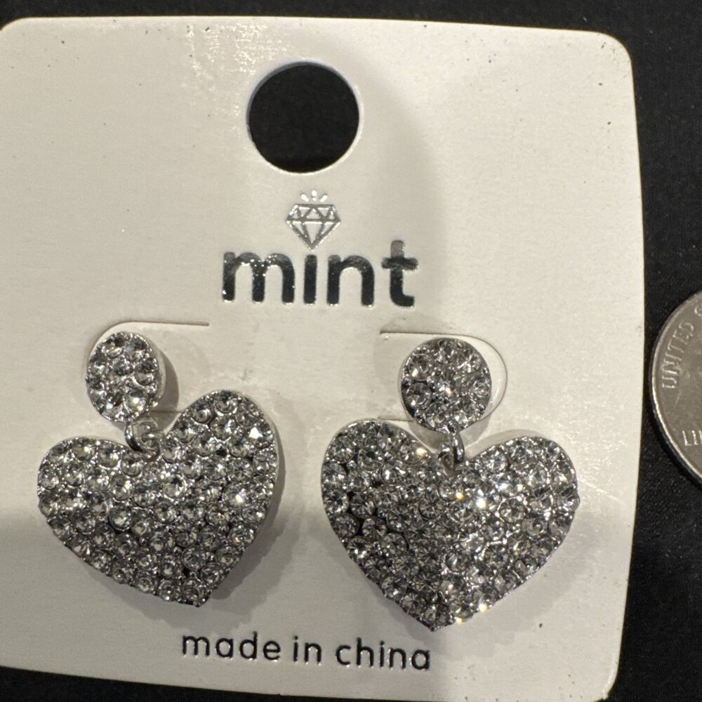 Mint Silver tone Rhinestone Heart Dangle Earring NEW